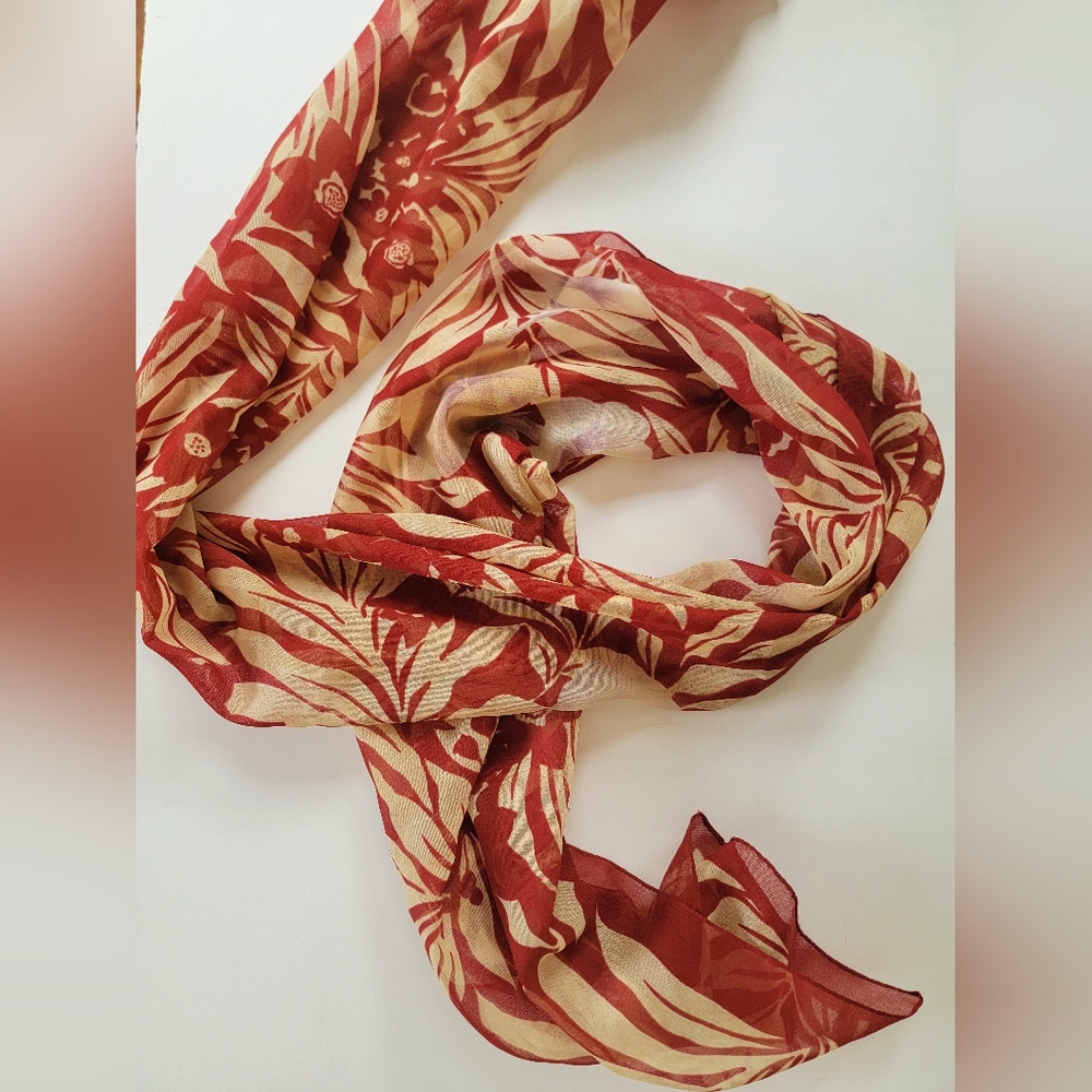 Long scarf